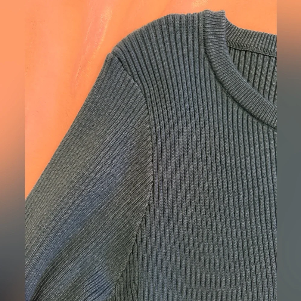 Elegant Blue Knit Dress - Picture 9 of 11